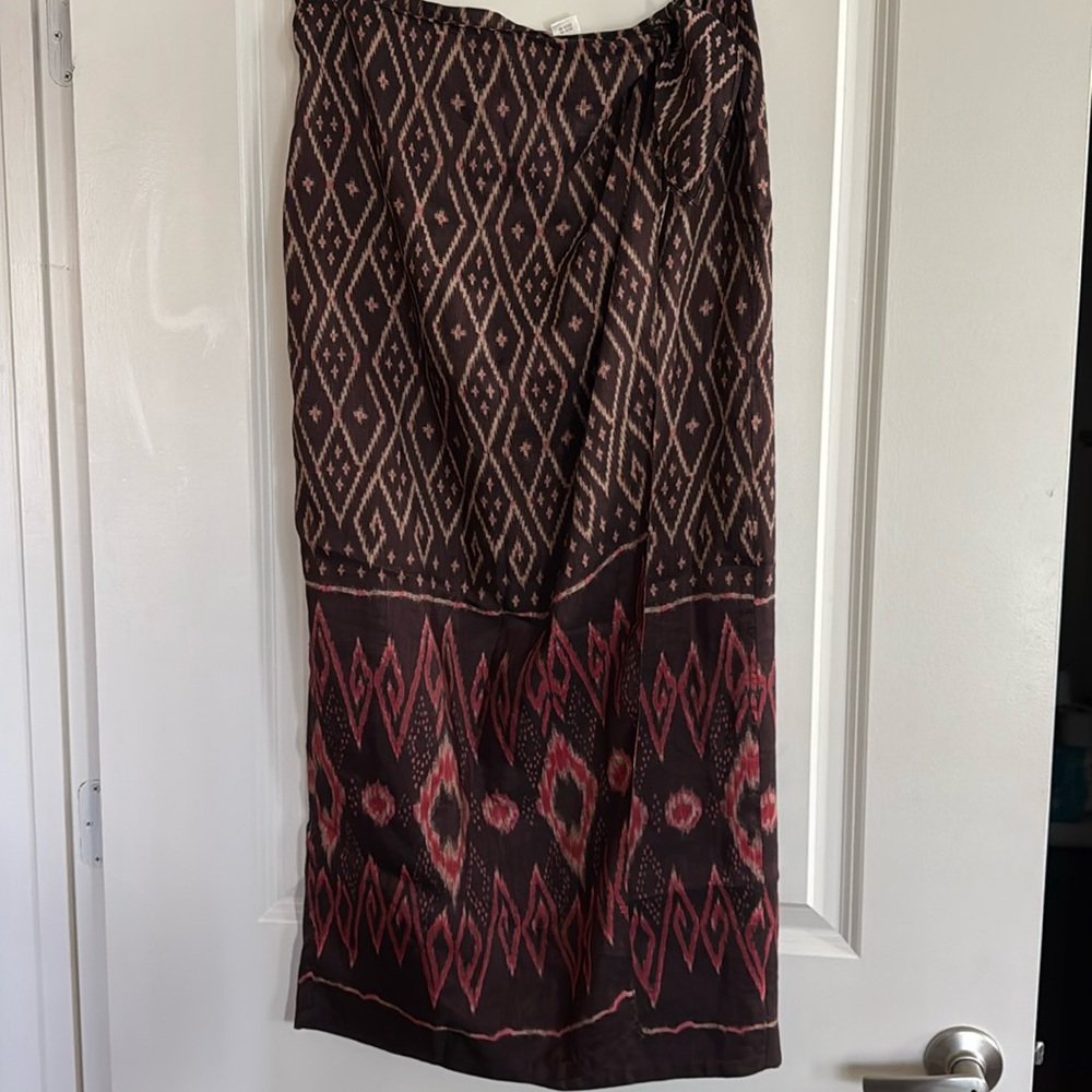 Dana Buchanan silk wrap skirt